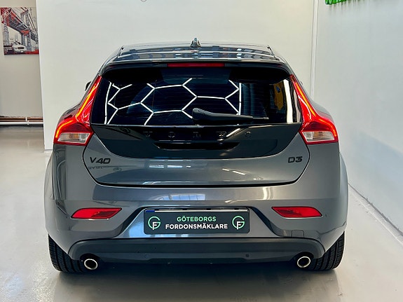 Volvo V40 4 of 23