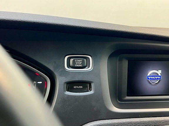 Volvo V40 13 of 23