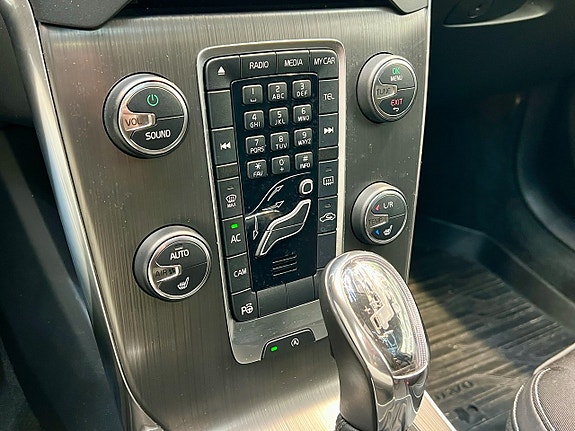 Volvo V40 15 of 23