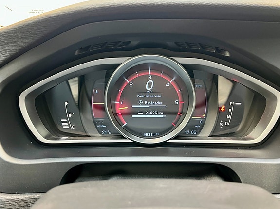 Volvo V40 17 of 23