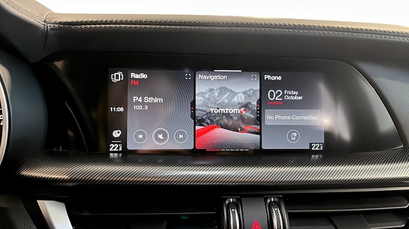 Alfa Romeo Stelvio 12 of 16
