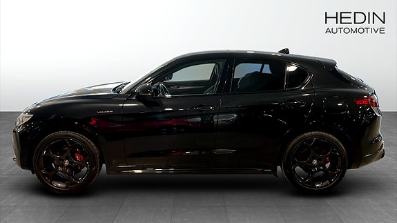 Alfa Romeo Stelvio 6 of 16