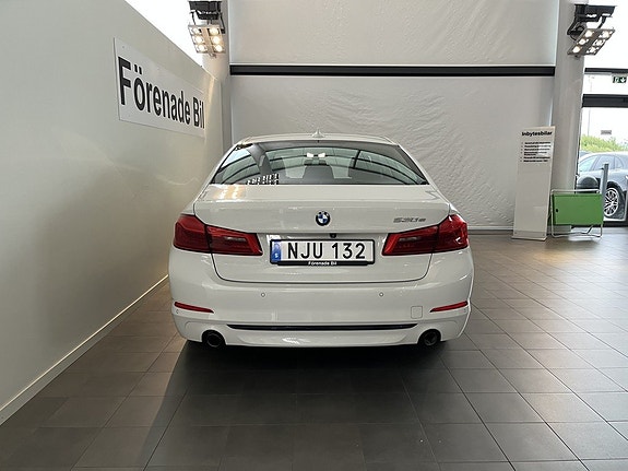 BMW 530e 12 of 14