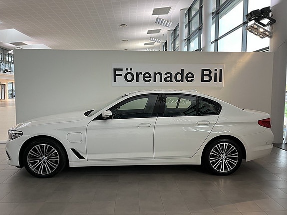 BMW 530e 3 of 14