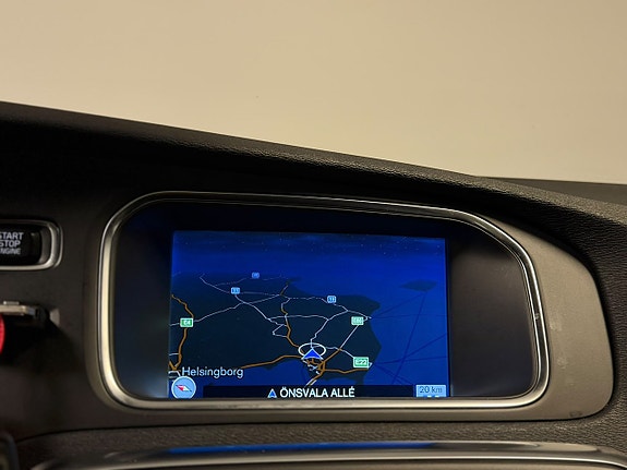 Volvo V40 Cross Country 18 of 24