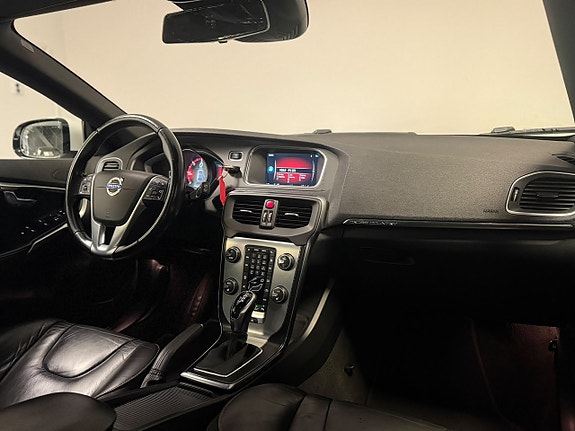 Volvo V40 Cross Country 10 of 24