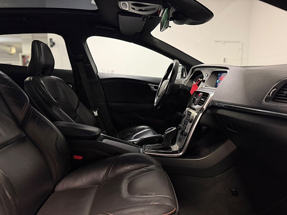 Volvo V40 Cross Country 21 of 24