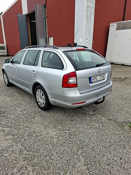 Skoda Octavia 3 of 8