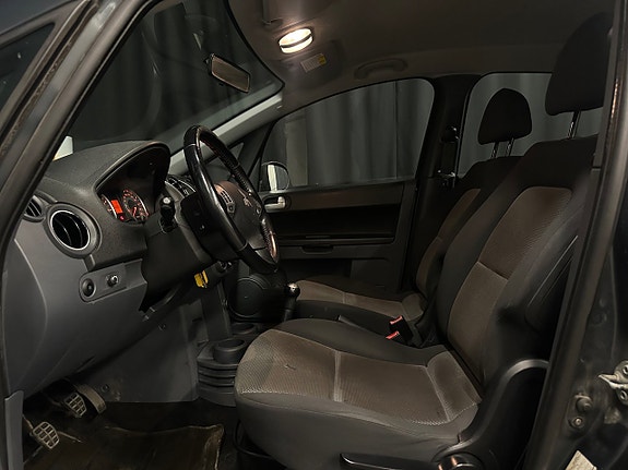 Mitsubishi Colt 5 of 12