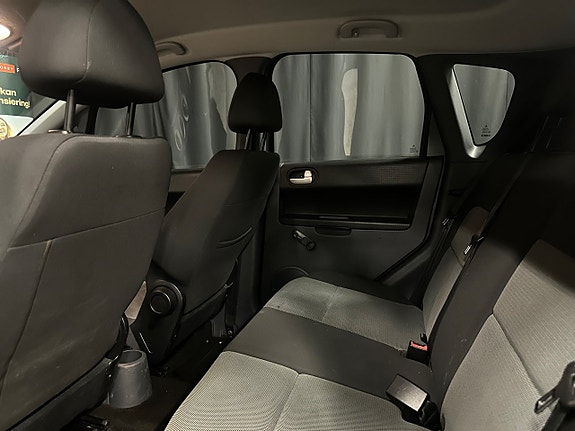 Mitsubishi Colt 6 of 12