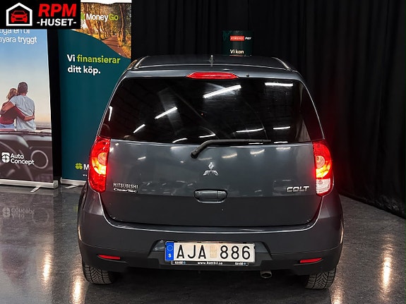 Mitsubishi Colt 4 of 12