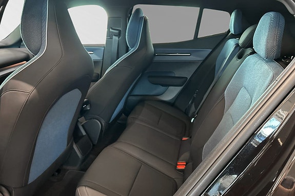 Volvo EX30 8 of 30