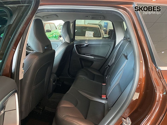 Volvo XC60 8 of 26