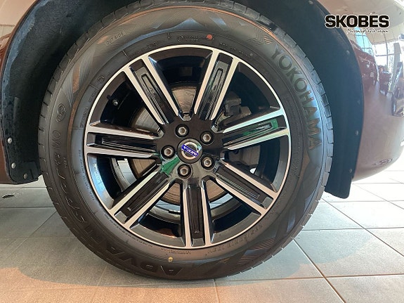 Volvo XC60 16 of 26
