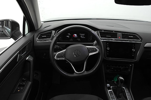 Volkswagen Tiguan 9 of 25