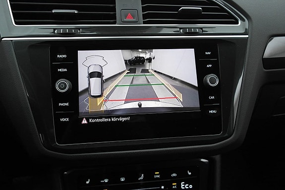 Volkswagen Tiguan 13 of 25