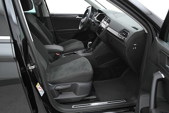Volkswagen Tiguan 18 of 25
