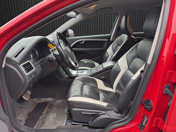 Volvo V70 R-Design 2.5FT 231 ch BVA / 152 430 km / Cuir / Bi-Xénon / Distribution neuve / Sièges chauffants
