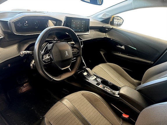 Peugeot e-208 4 of 14