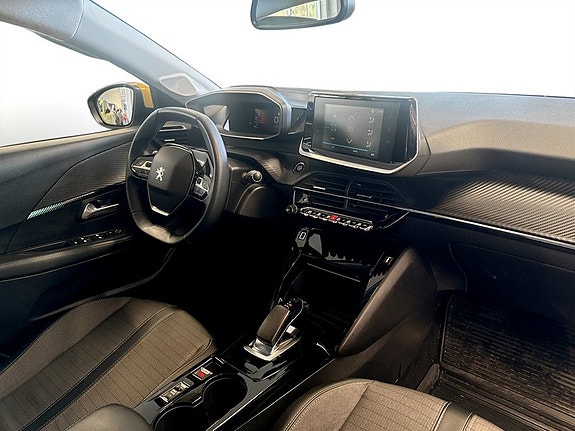 Peugeot e-208 11 of 14