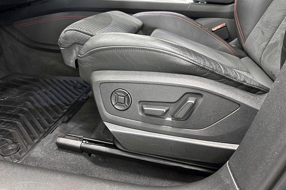 Audi Q8 e-tron 24 of 29
