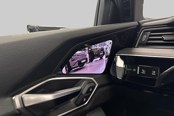 Audi Q8 e-tron 22 of 29
