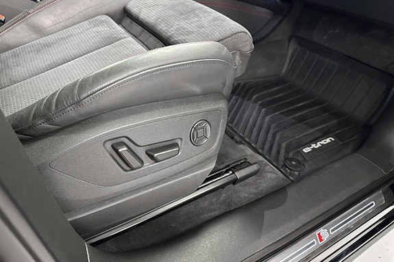 Audi Q8 e-tron 29 of 29