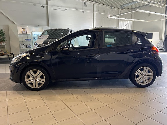 Peugeot 208 3 of 4