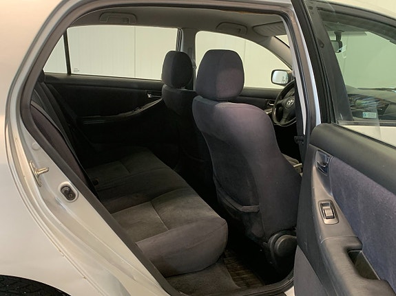 Toyota Corolla 7 of 14