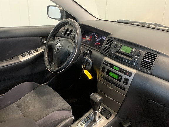 Toyota Corolla 5 of 14
