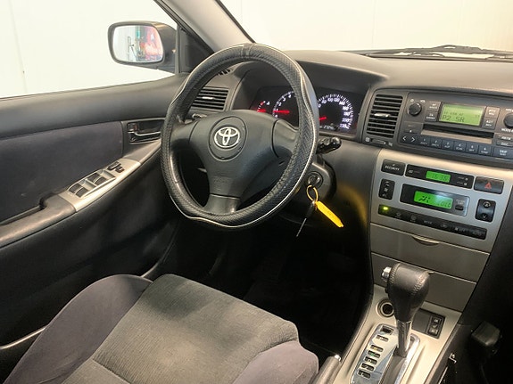 Toyota Corolla 8 of 14