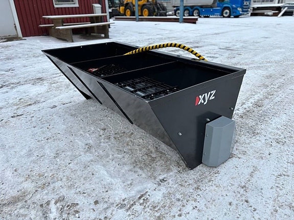 XYZ  Sandspridare XYZ L30