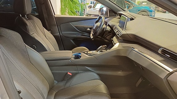 Peugeot 5008 9 of 12
