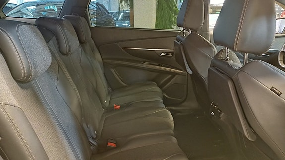 Peugeot 5008 8 of 12