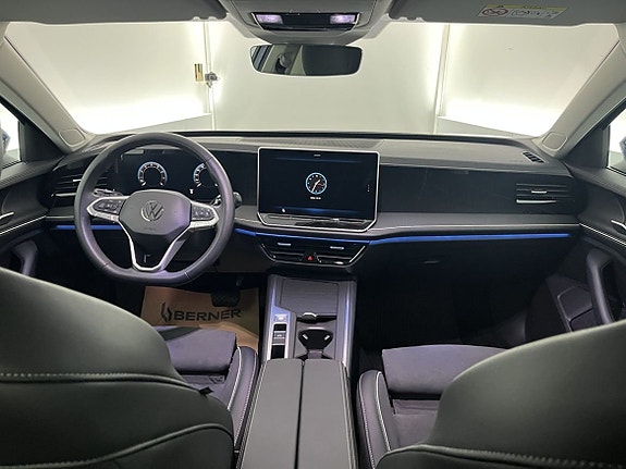 Volkswagen Passat 5 of 23
