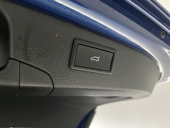 Volkswagen Passat 19 of 23