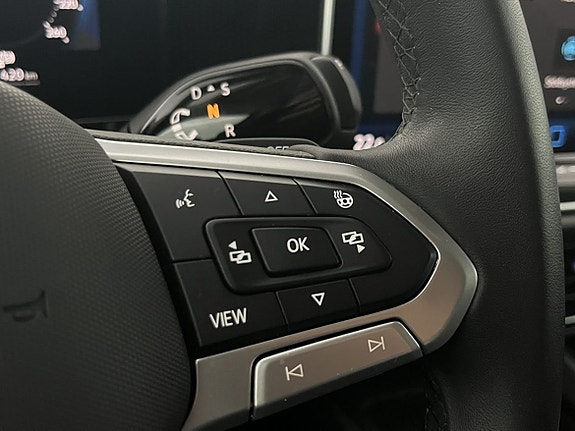 Volkswagen Passat 9 of 23