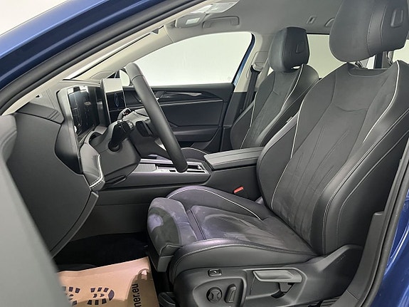 Volkswagen Passat 15 of 23