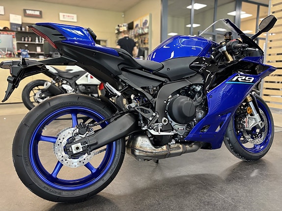 Yamaha YZF-R9 Icon Blue - Gratis vinterförvaring ingår i köpet! 2 of 8