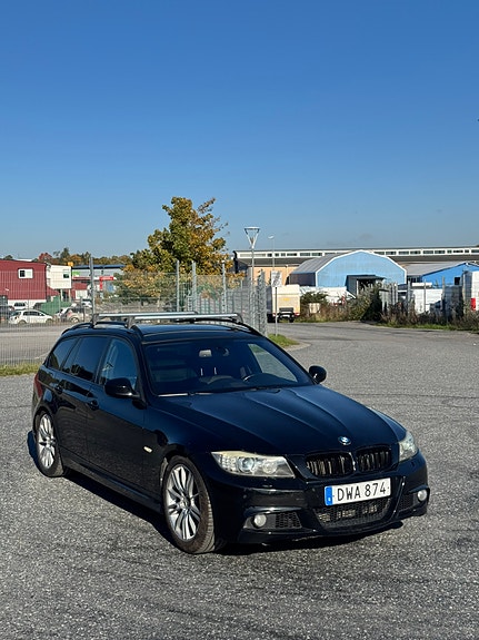 BMW 330d 4 of 5