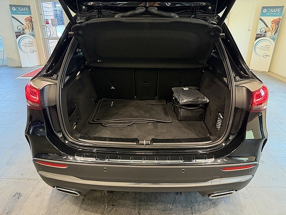 Mercedes-Benz GLA250 e 25 of 28