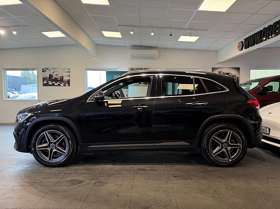 Mercedes-Benz GLA250 e 23 of 28