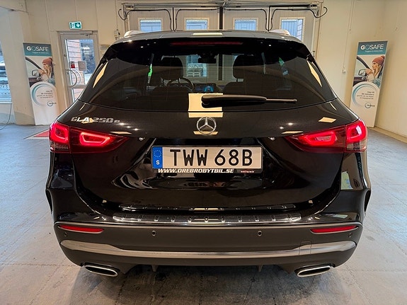 Mercedes-Benz GLA250 e 26 of 28