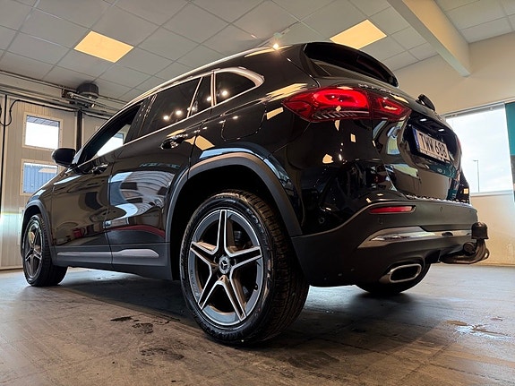 Mercedes-Benz GLA250 e 3 of 28