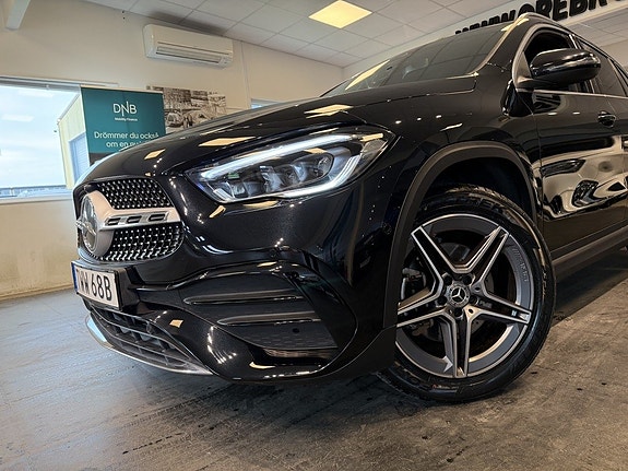 Mercedes-Benz GLA250 e 6 of 28