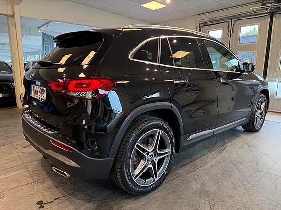 Mercedes-Benz GLA250 e 4 of 28