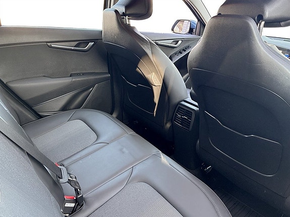 Kia Niro 12 of 15