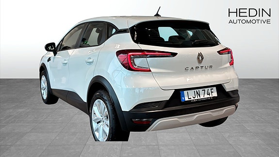 Renault Captur 2 of 9
