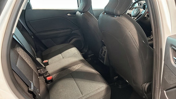 Renault Captur 5 of 9