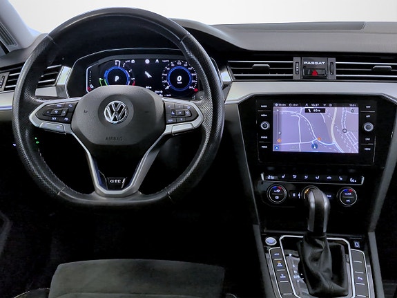 Volkswagen Passat 9 of 21